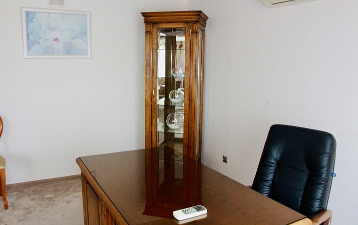 ВЫСШАЯ КАТЕГОРИЯ ДВУХМЕСТНЫЙ ТРЁХКОМНАТНЫЙ ЛЮКС (с двуспальной кроватью)