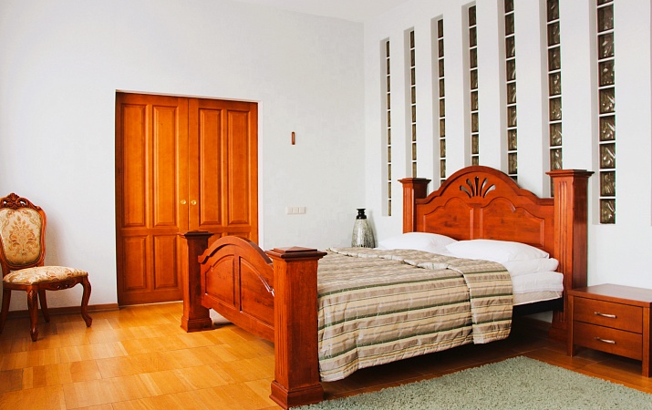 ВЫСШАЯ КАТЕГОРИЯ ДВУХМЕСТНЫЙ ЧЕТЫРЕХКОМНАТНЫЙ ДУПЛЕКС «ОРБИТА» (с двуспальной кроватью)