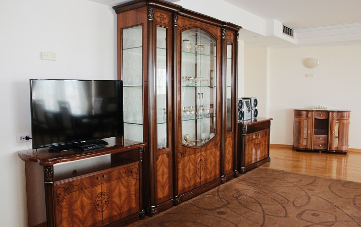 ВЫСШАЯ КАТЕГОРИЯ ДВУХМЕСТНЫЙ ТРЁХКОМНАТНЫЙ АПАРТАМЕНТ (с двуспальной кроватью)